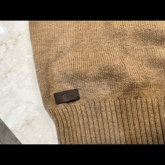 Slightly used Lacoste sweater in khaki color - Picture 4 of 4